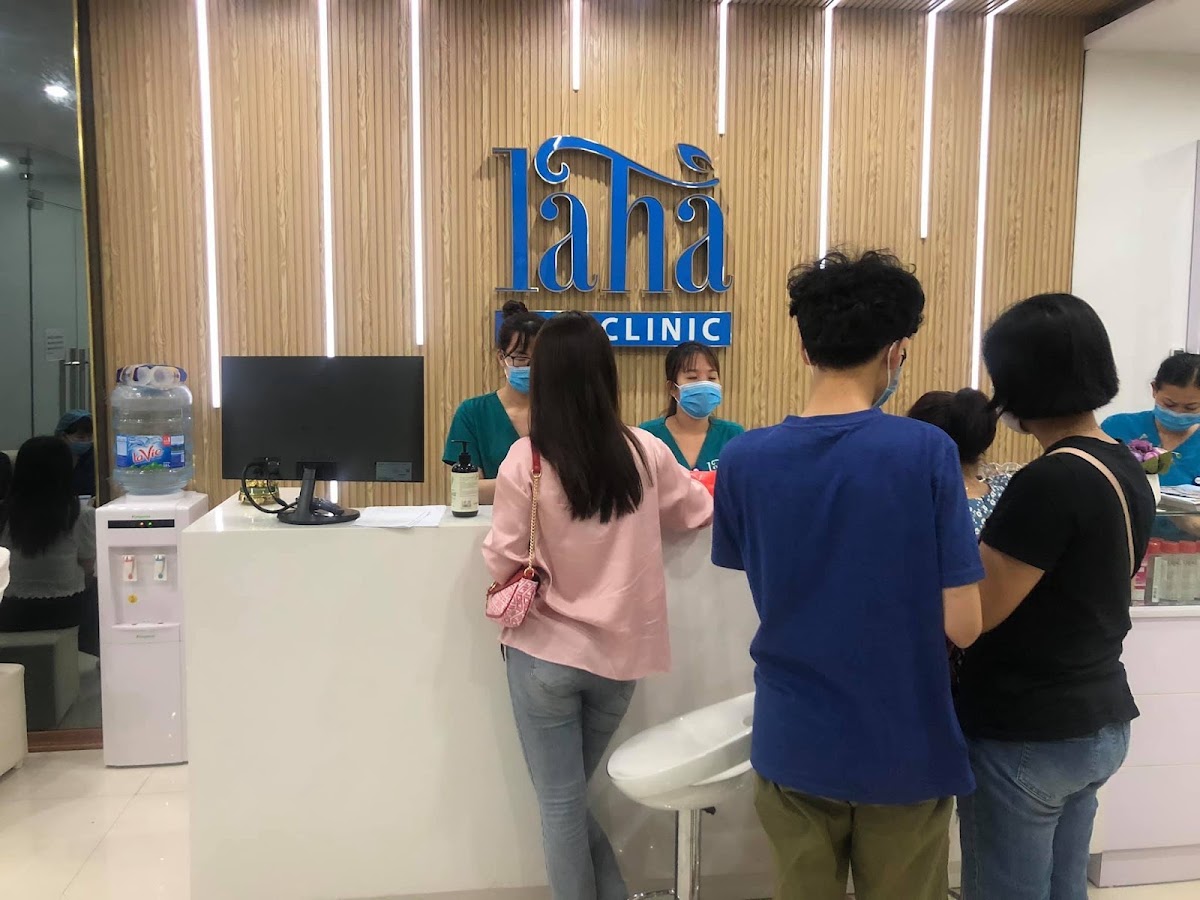 Lã Hà Clinic