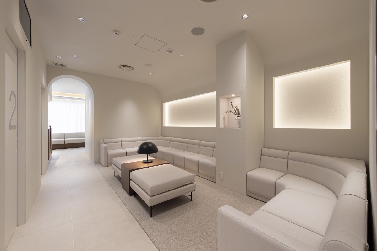 Shibuya Scramble Dermatology