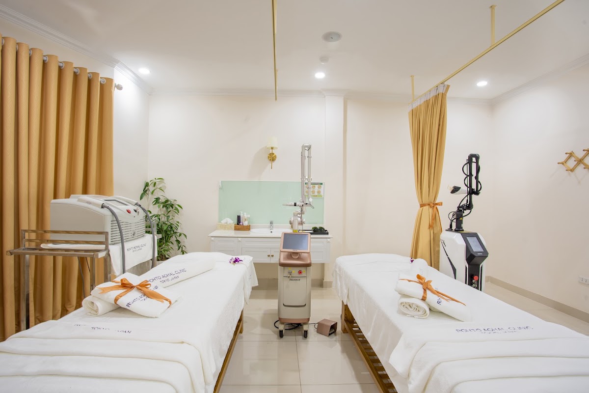 ROHTO AOHAL CLINIC - Triệu Việt Vương