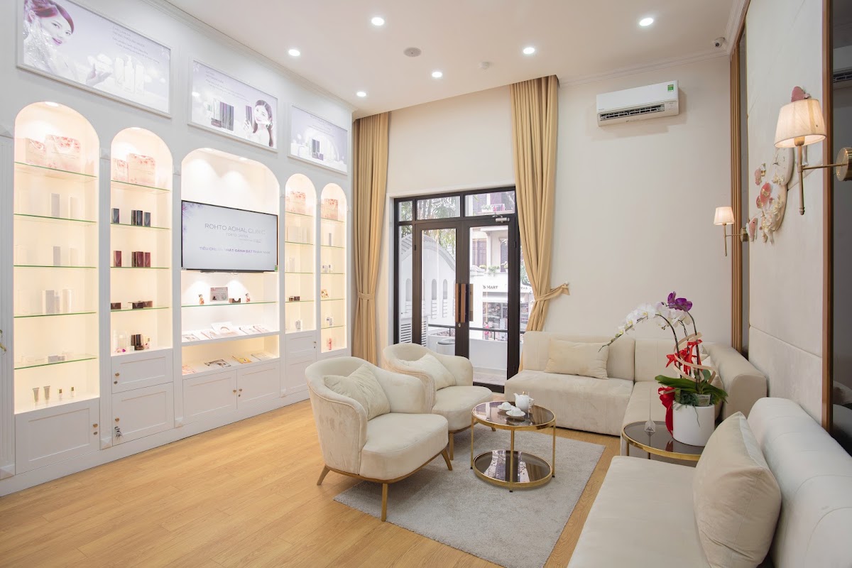 ROHTO AOHAL CLINIC - Triệu Việt Vương