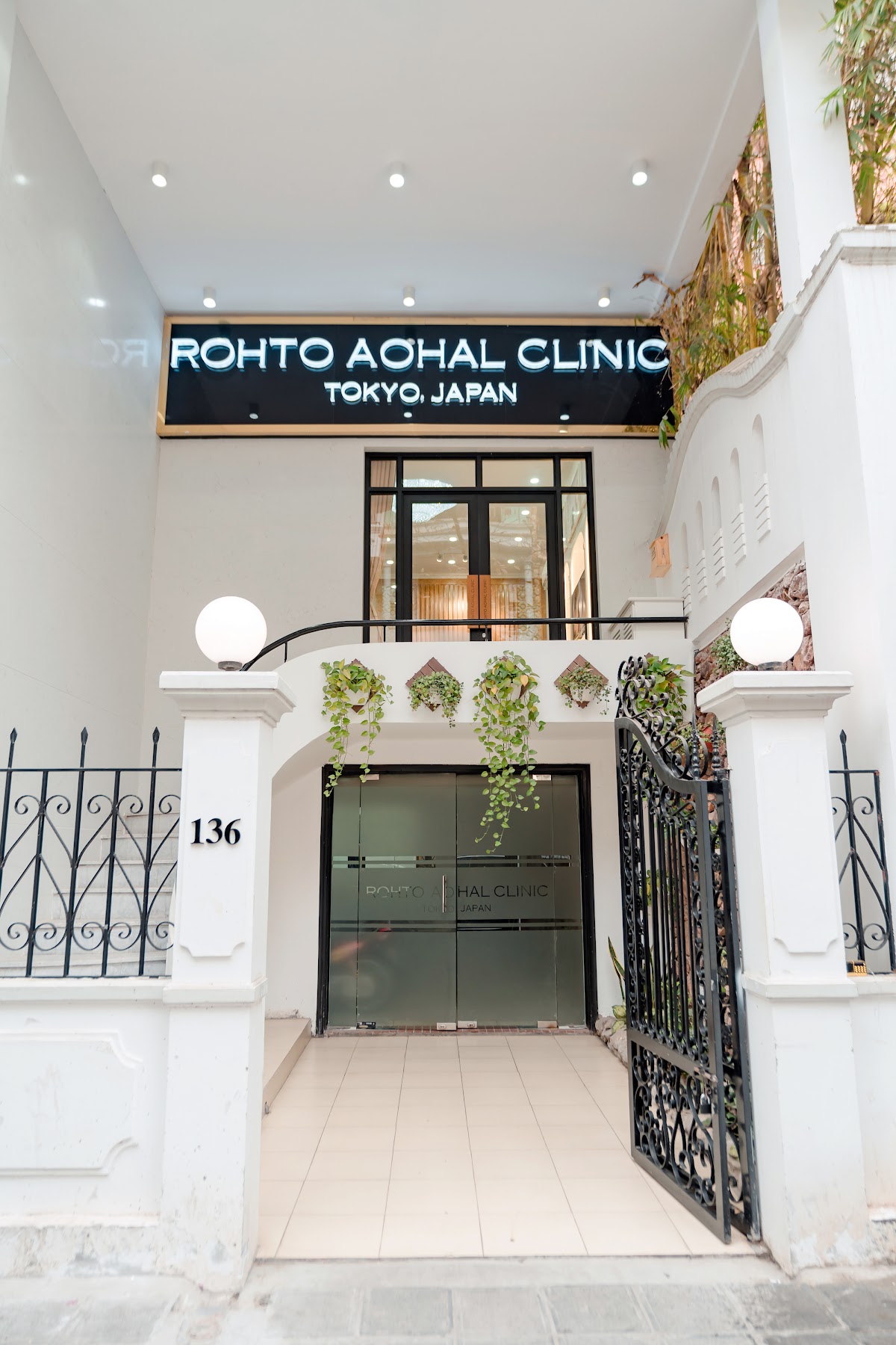ROHTO AOHAL CLINIC - Triệu Việt Vương