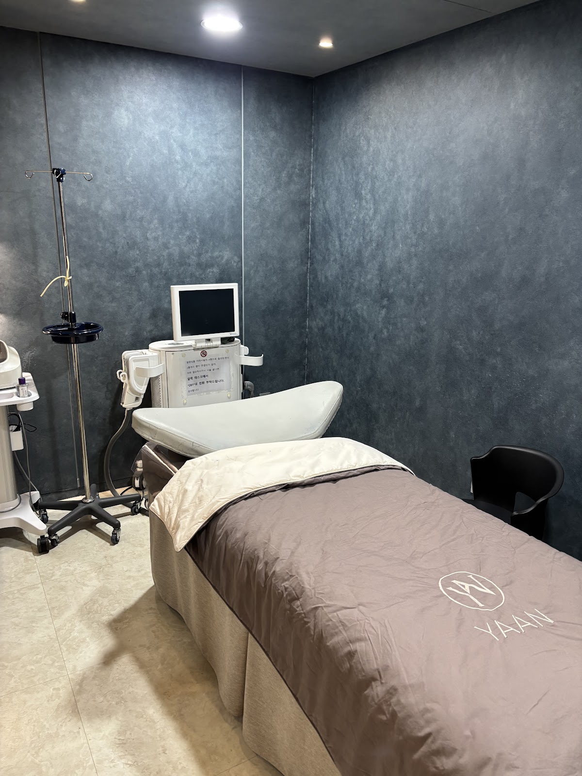 Yaan Clinic
