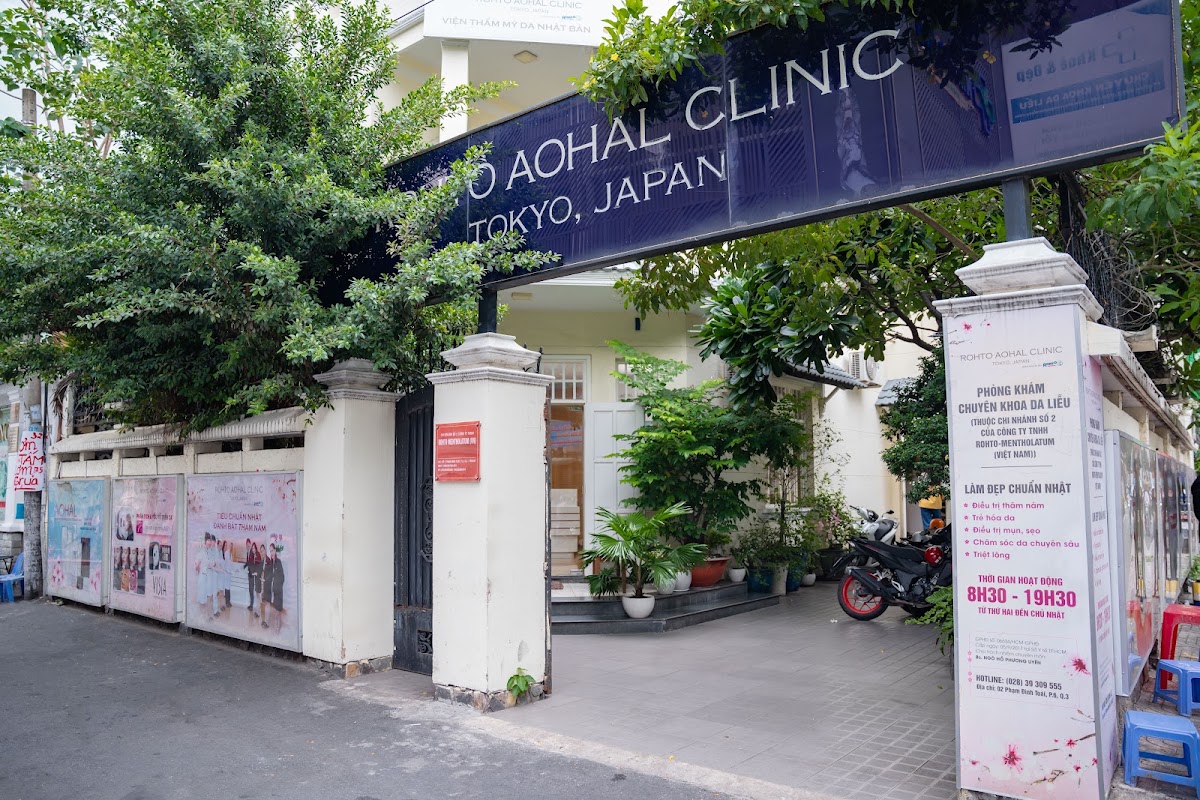 ROHTO AOHAL CLINIC - Phạm Đình Toái