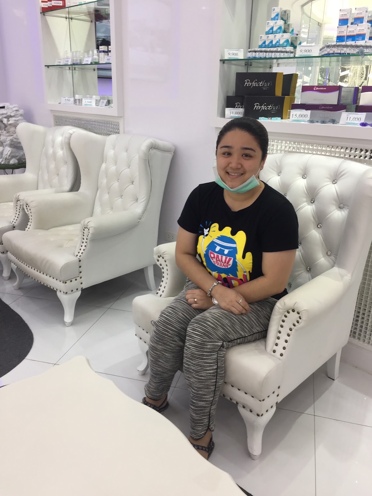 V Square Clinic Gateway เอกมัย