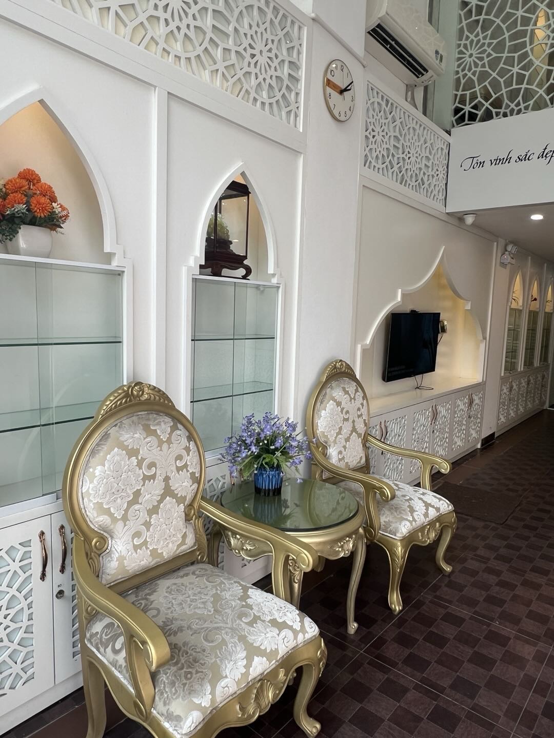 Oceania Spa & Clinic