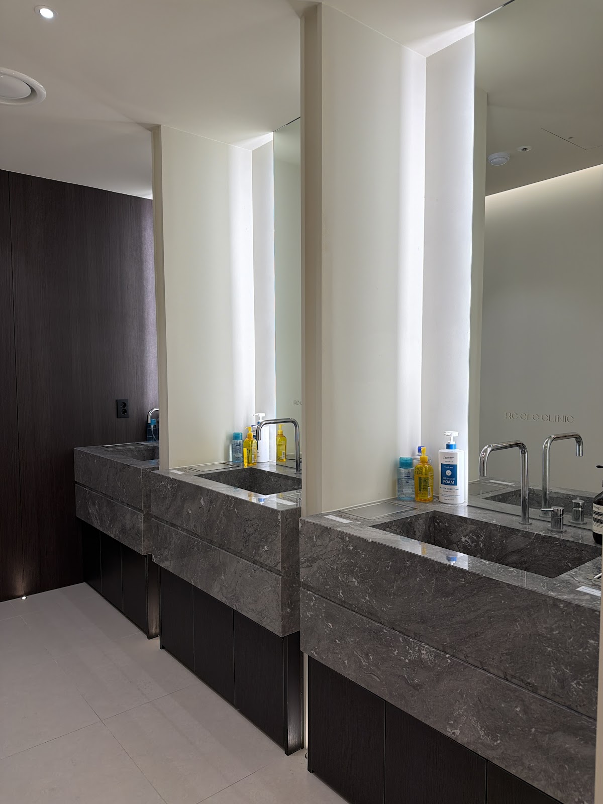 Re-ele Clinic Myeongdong Dermatology reele REELE