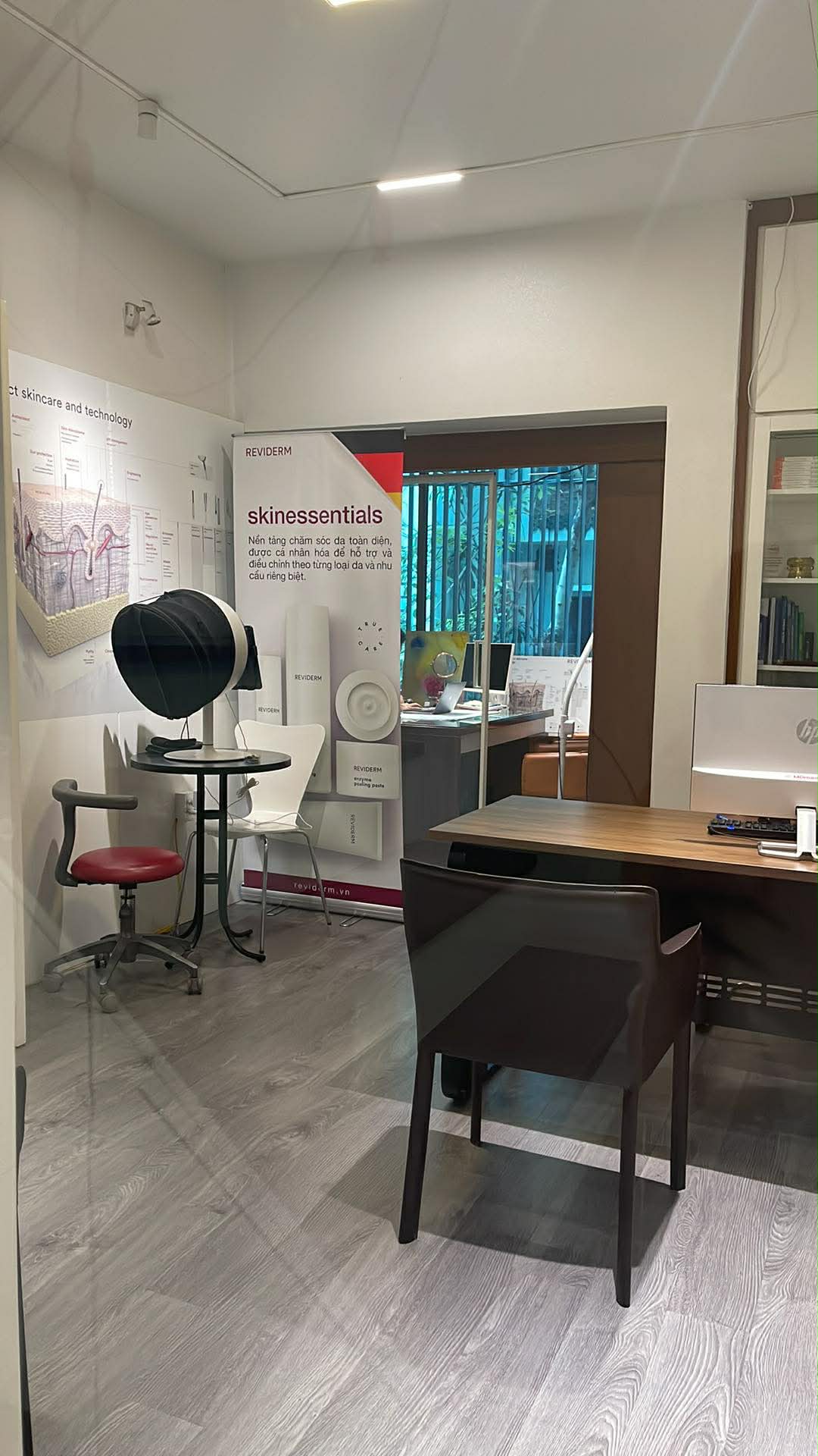 Phòng Khám Da Liễu Hà Nội MDmedical - Bác Sĩ Quang
