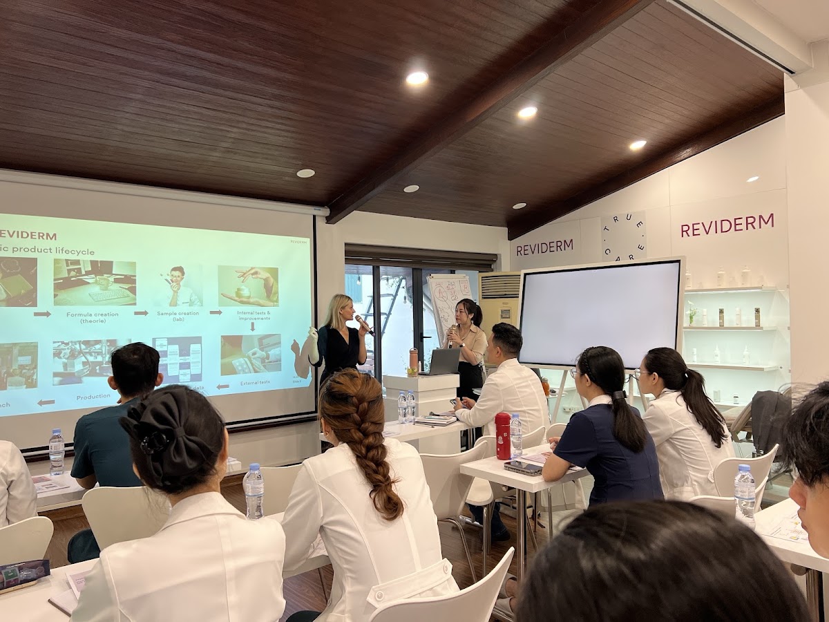 Phòng Khám Da Liễu Hà Nội MDmedical - Bác Sĩ Quang