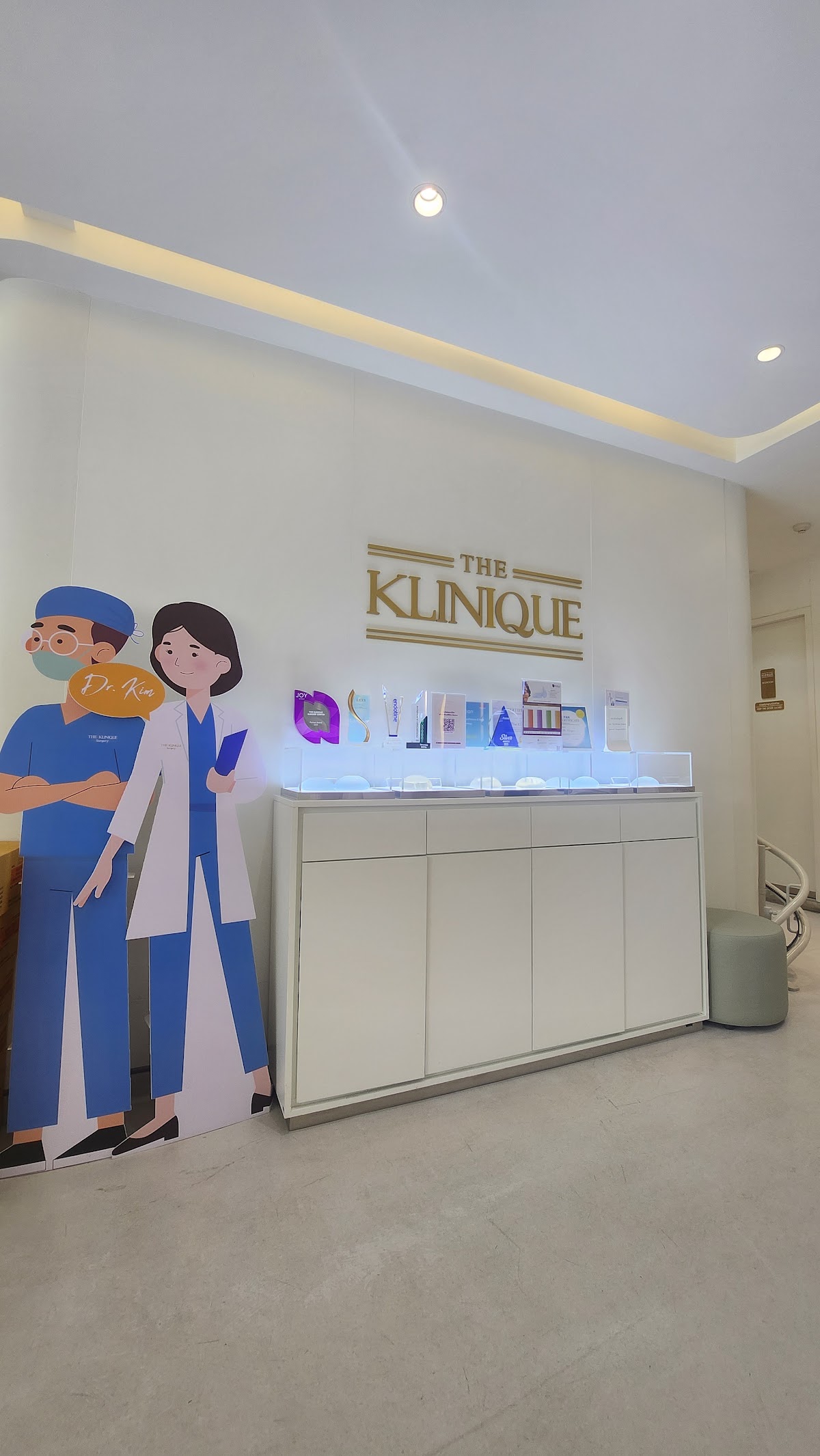 THE KLINIQUE Surgery Center